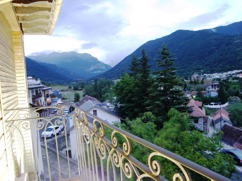 Hotel De La Val Hecho Extérieur photo